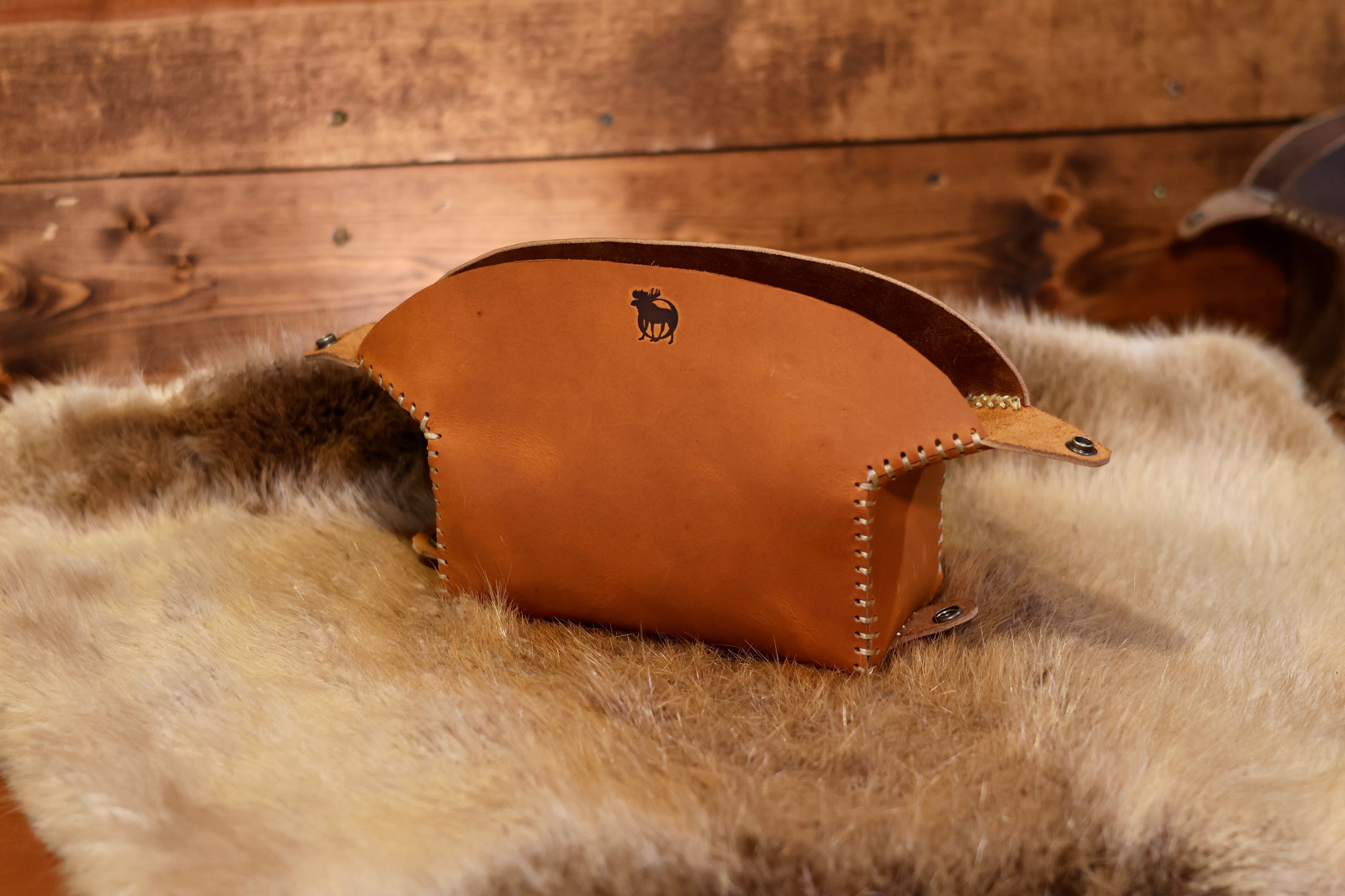 The OréMoose Leather Pipe Pouch