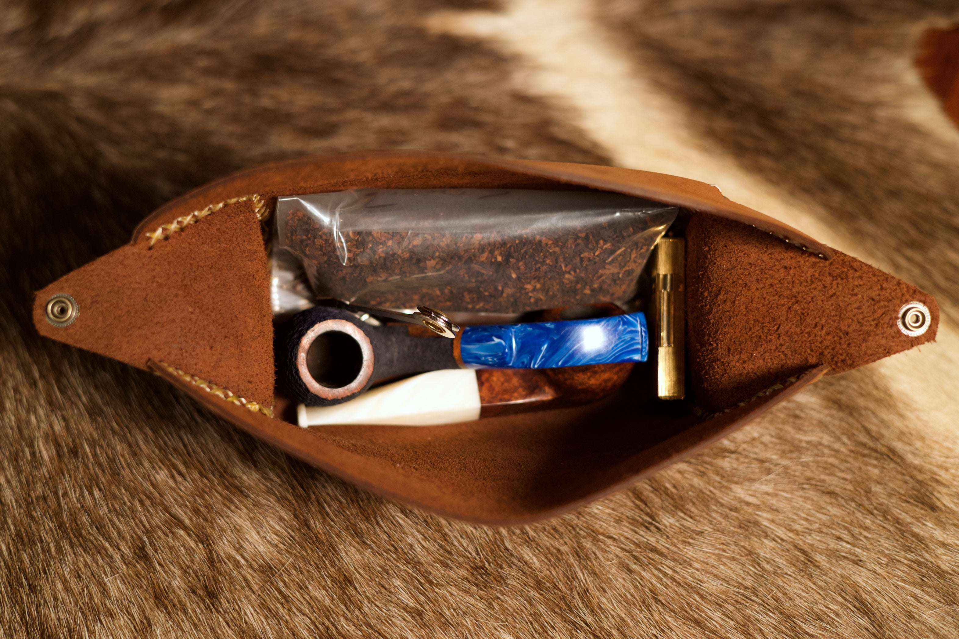 The OréMoose Leather Pipe Pouch