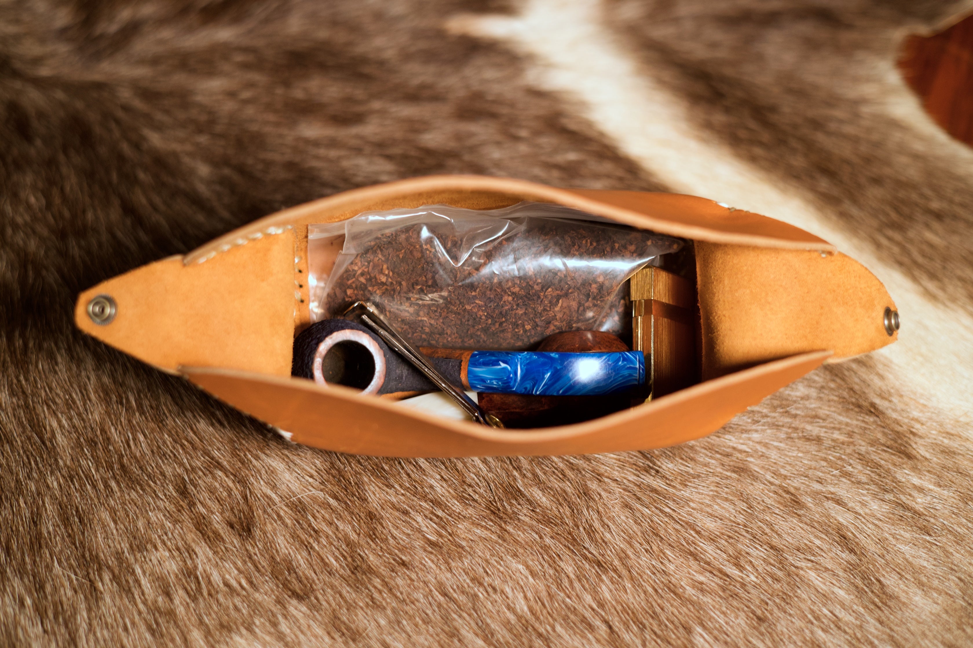 The OréMoose Leather Pipe Pouch